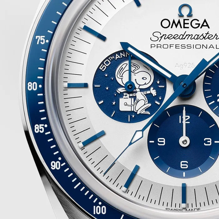 This is a wristwatch commemorating the 50th anniversary of the Snobby Silver Award.